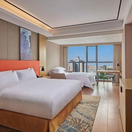 Hilton Garden Inn Wuhan Hankou Экстерьер фото
