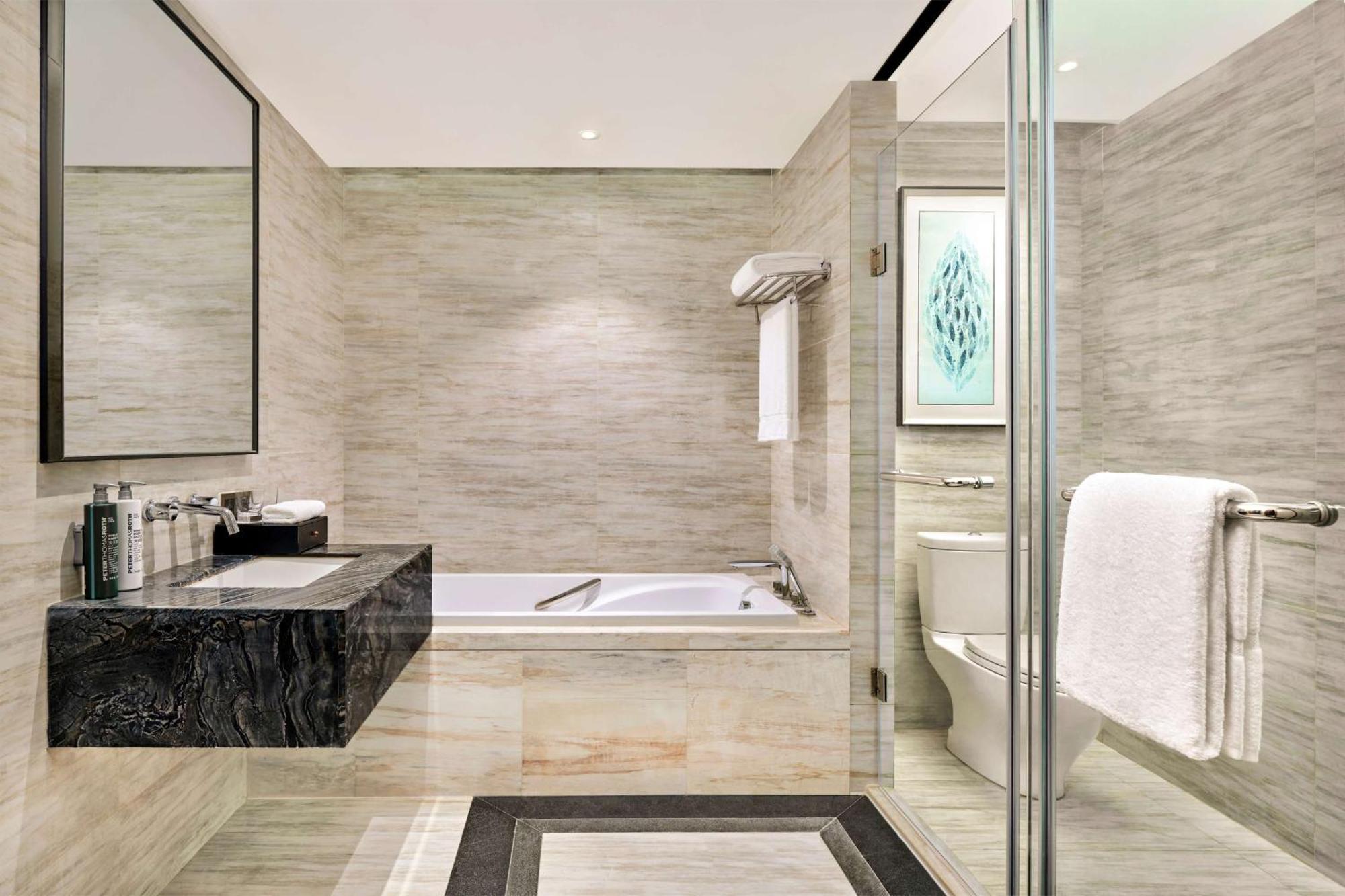 Hilton Garden Inn Wuhan Hankou Экстерьер фото