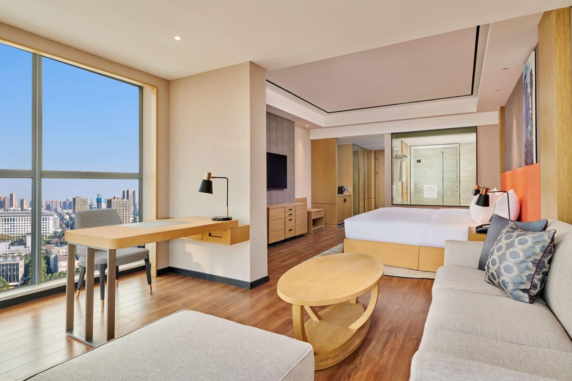 Hilton Garden Inn Wuhan Hankou Экстерьер фото