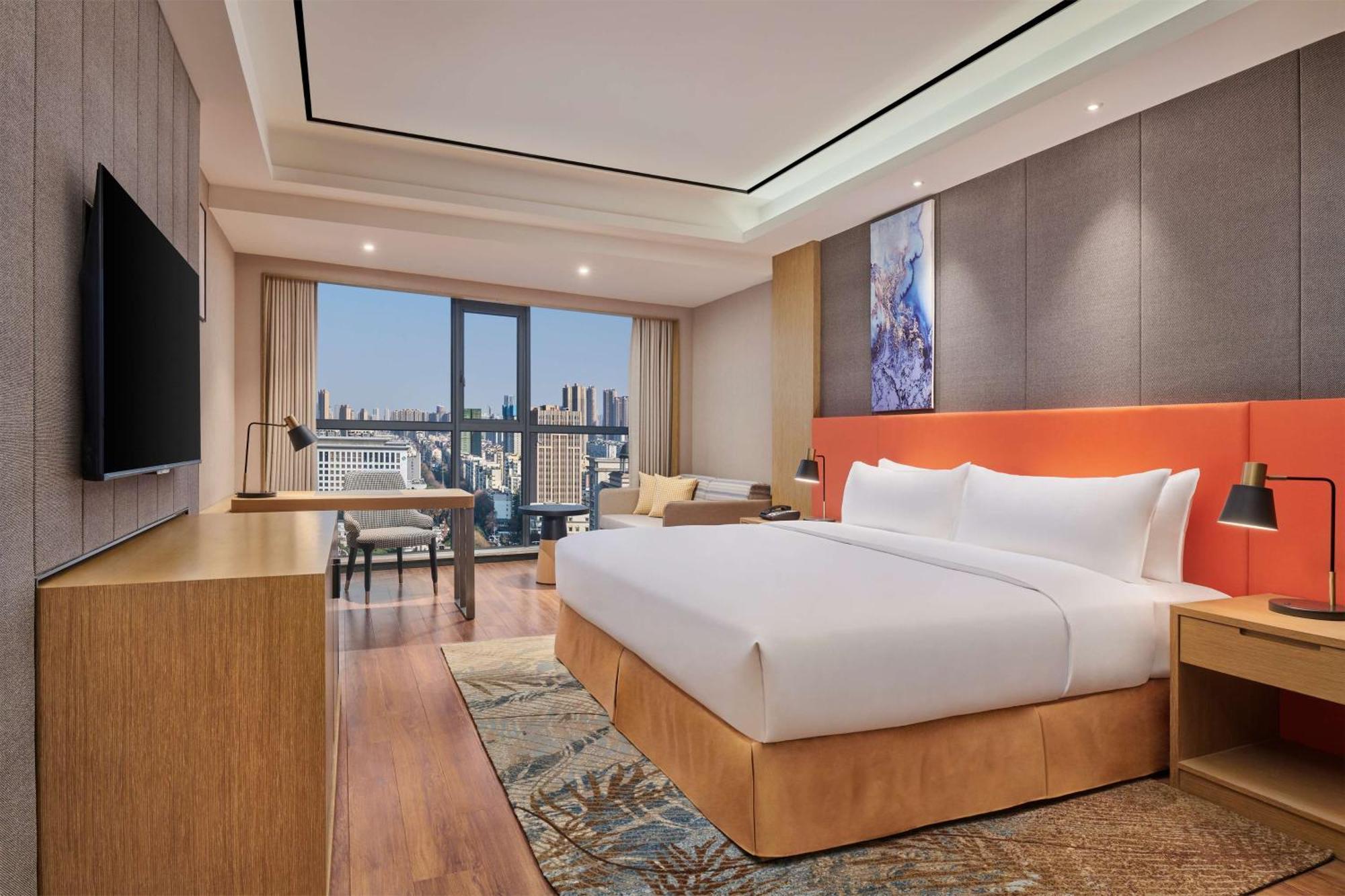 Hilton Garden Inn Wuhan Hankou Экстерьер фото