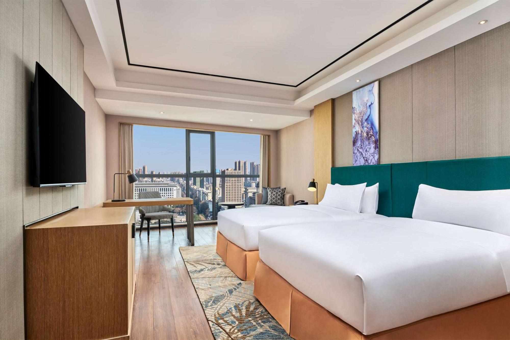 Hilton Garden Inn Wuhan Hankou Экстерьер фото