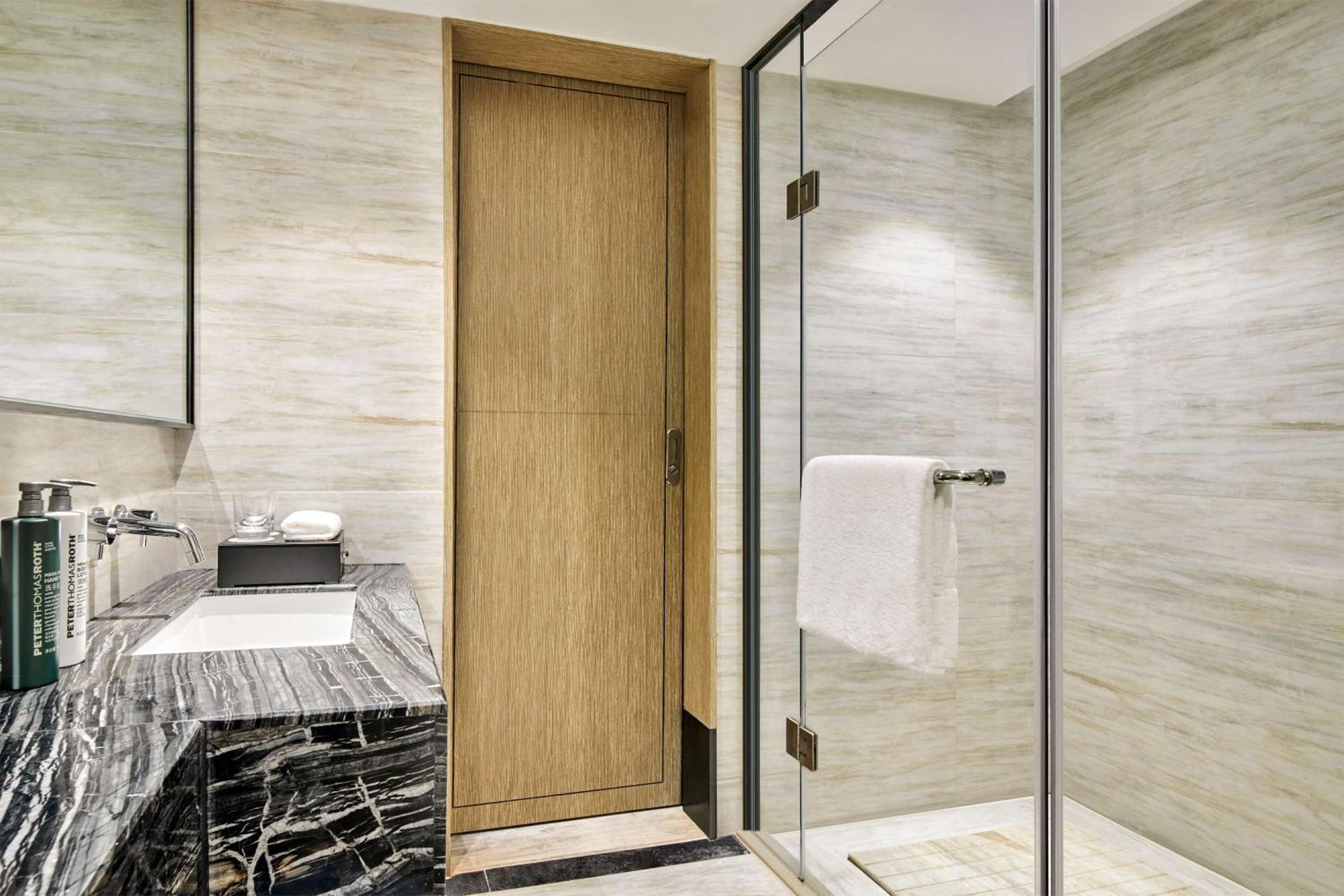 Hilton Garden Inn Wuhan Hankou Экстерьер фото