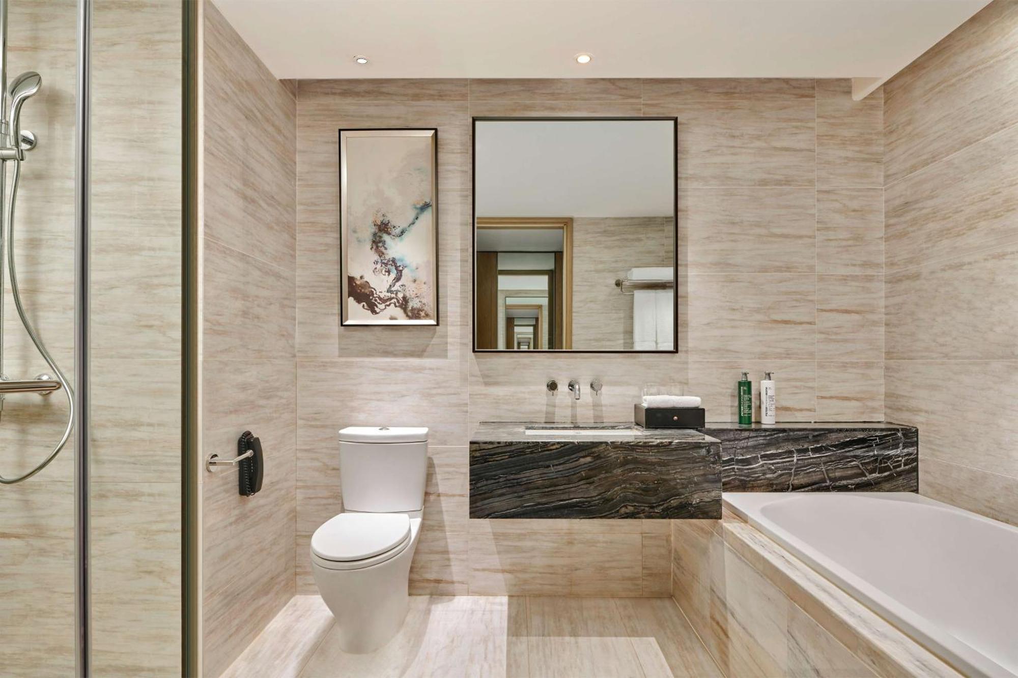 Hilton Garden Inn Wuhan Hankou Экстерьер фото