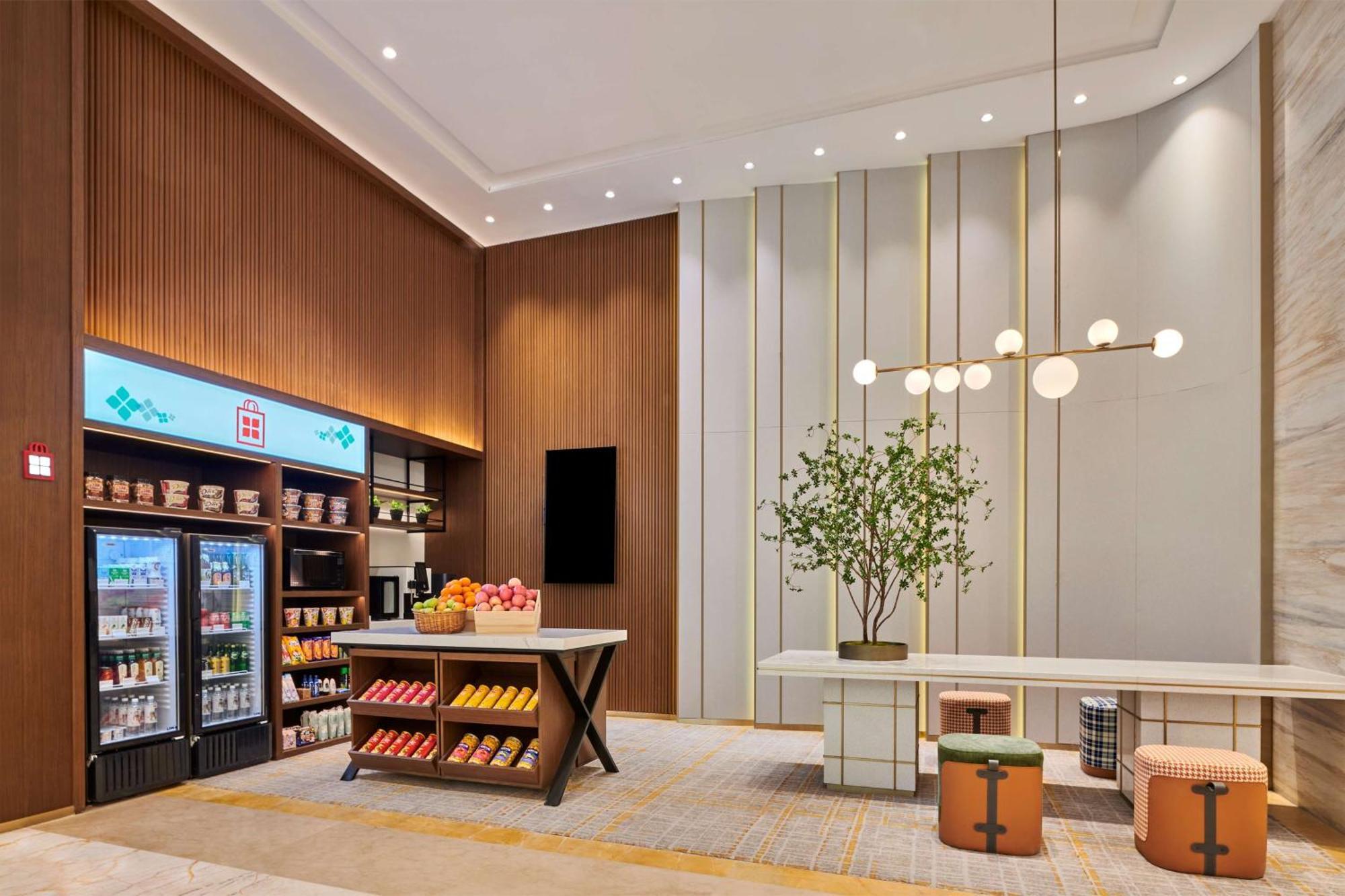 Hilton Garden Inn Wuhan Hankou Экстерьер фото