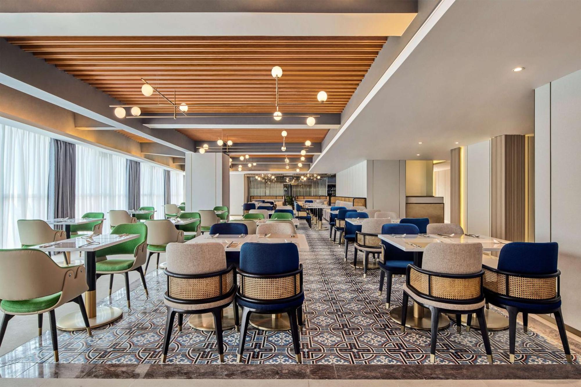 Hilton Garden Inn Wuhan Hankou Экстерьер фото