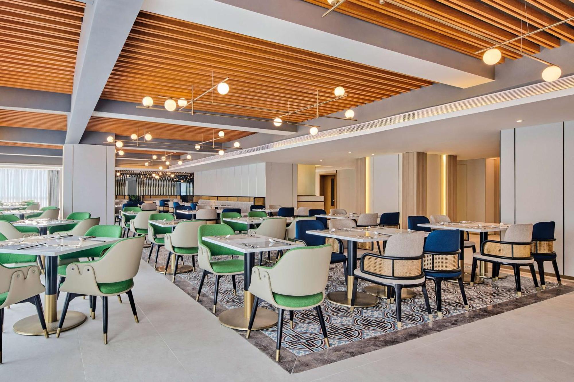 Hilton Garden Inn Wuhan Hankou Экстерьер фото