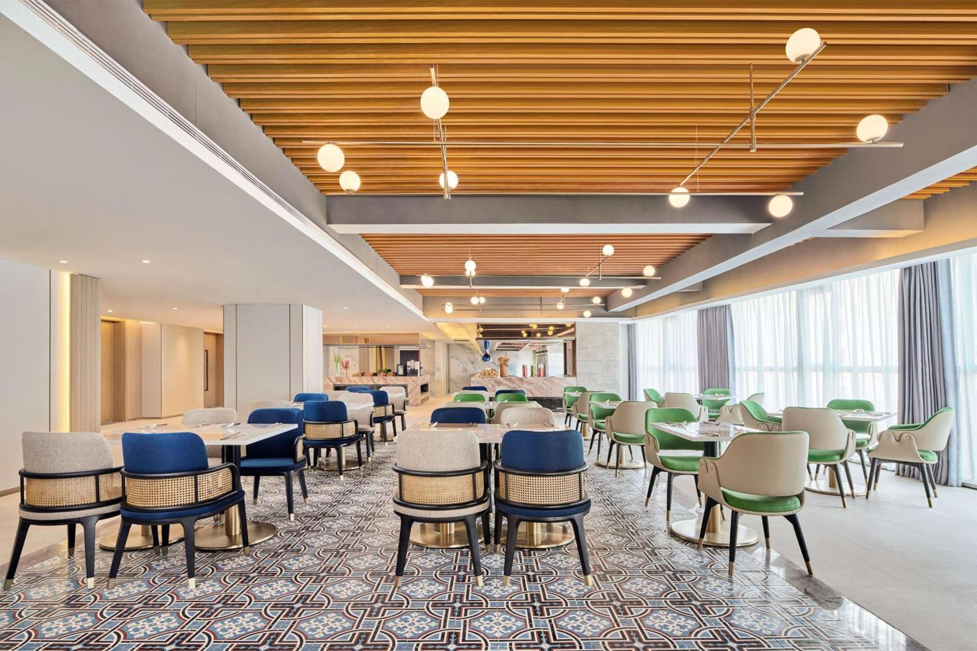Hilton Garden Inn Wuhan Hankou Экстерьер фото