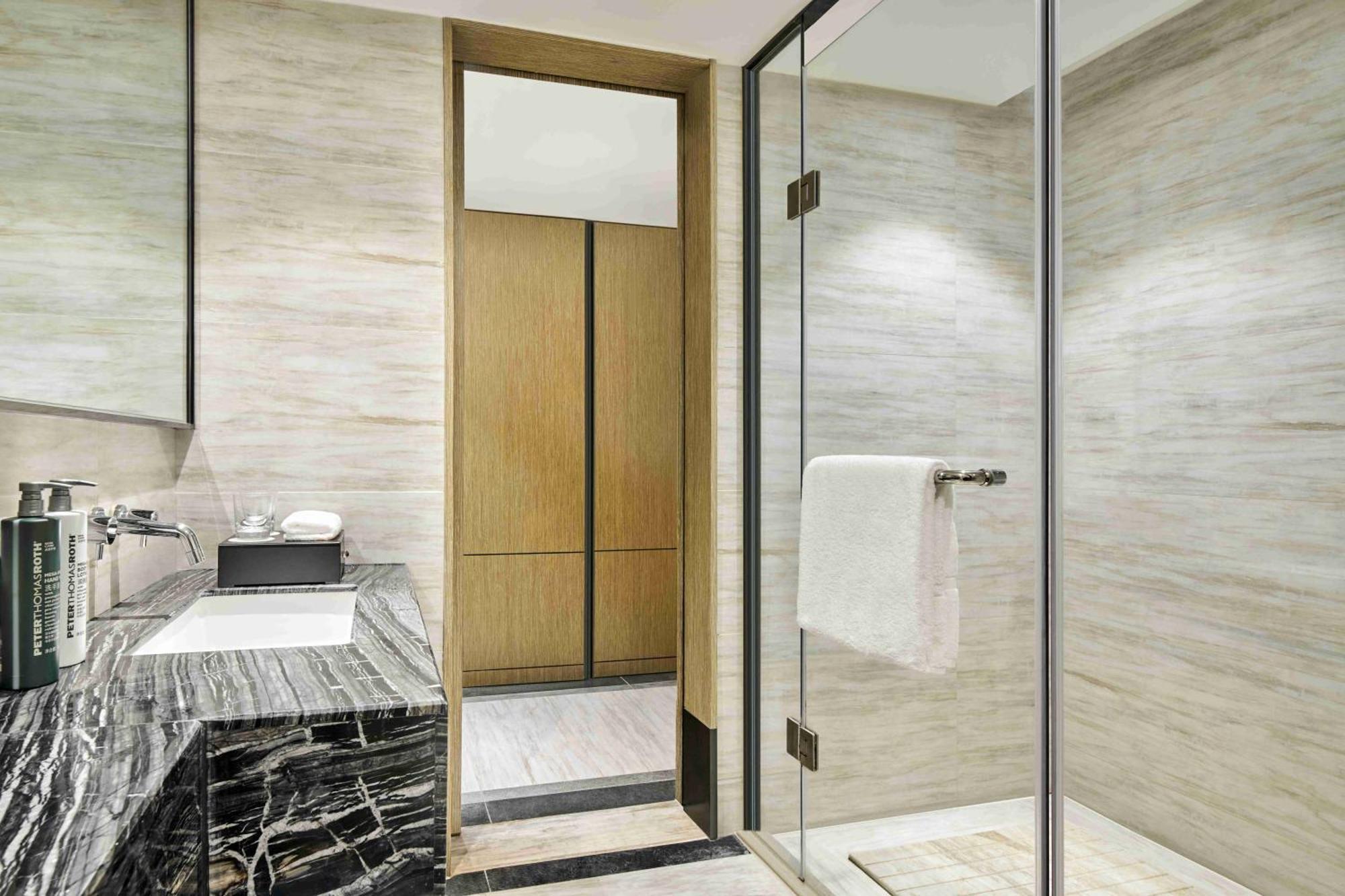 Hilton Garden Inn Wuhan Hankou Экстерьер фото