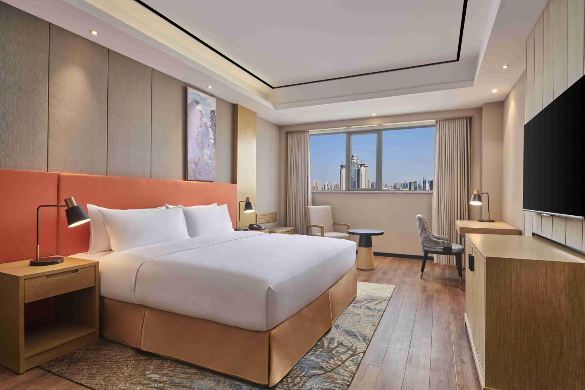 Hilton Garden Inn Wuhan Hankou Экстерьер фото