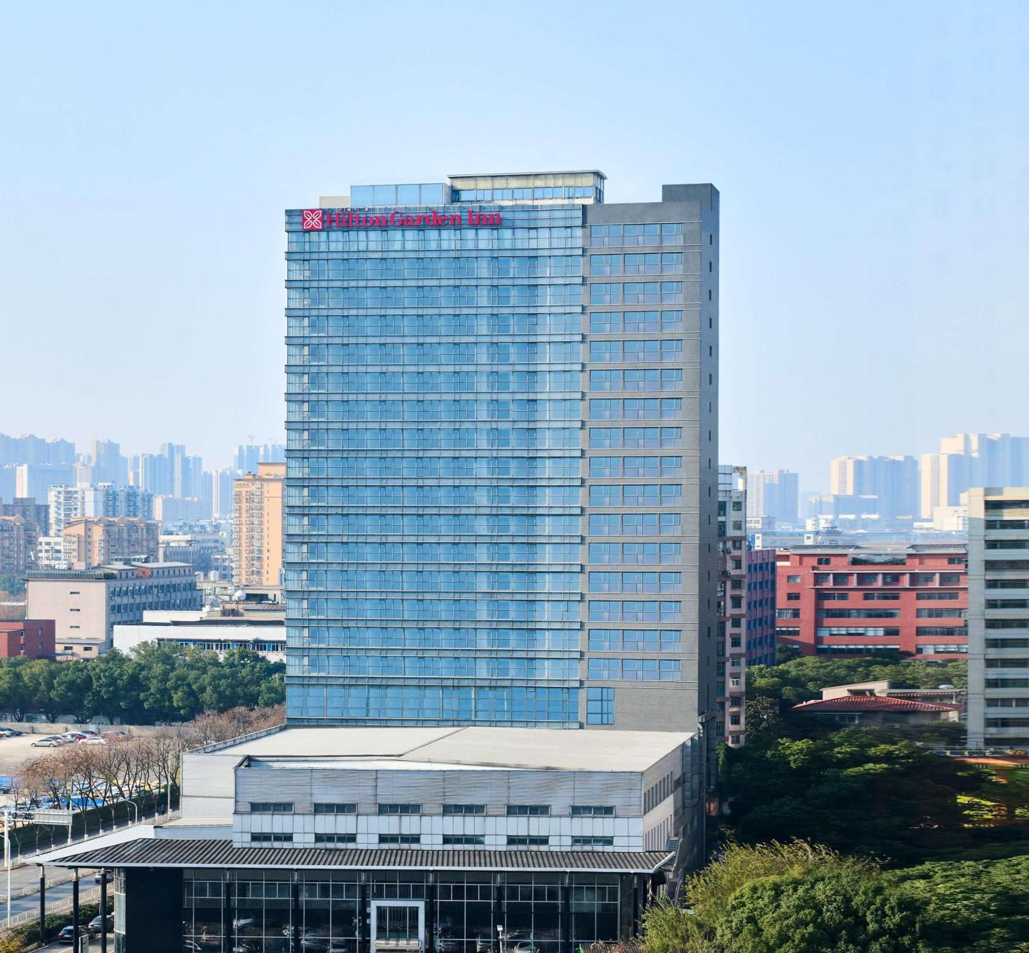 Hilton Garden Inn Wuhan Hankou Экстерьер фото