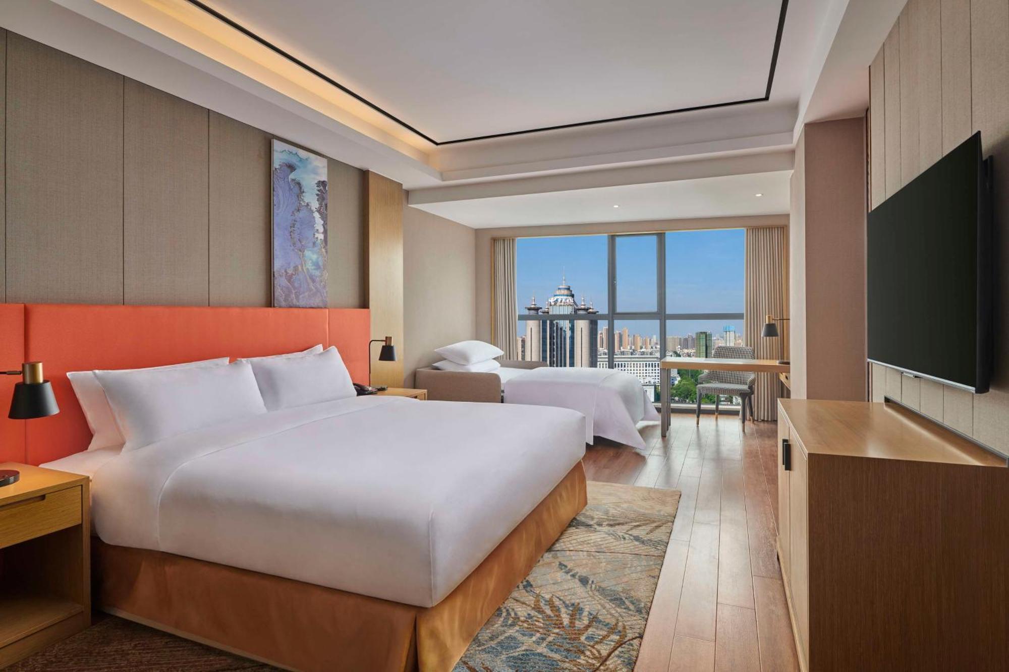 Hilton Garden Inn Wuhan Hankou Экстерьер фото
