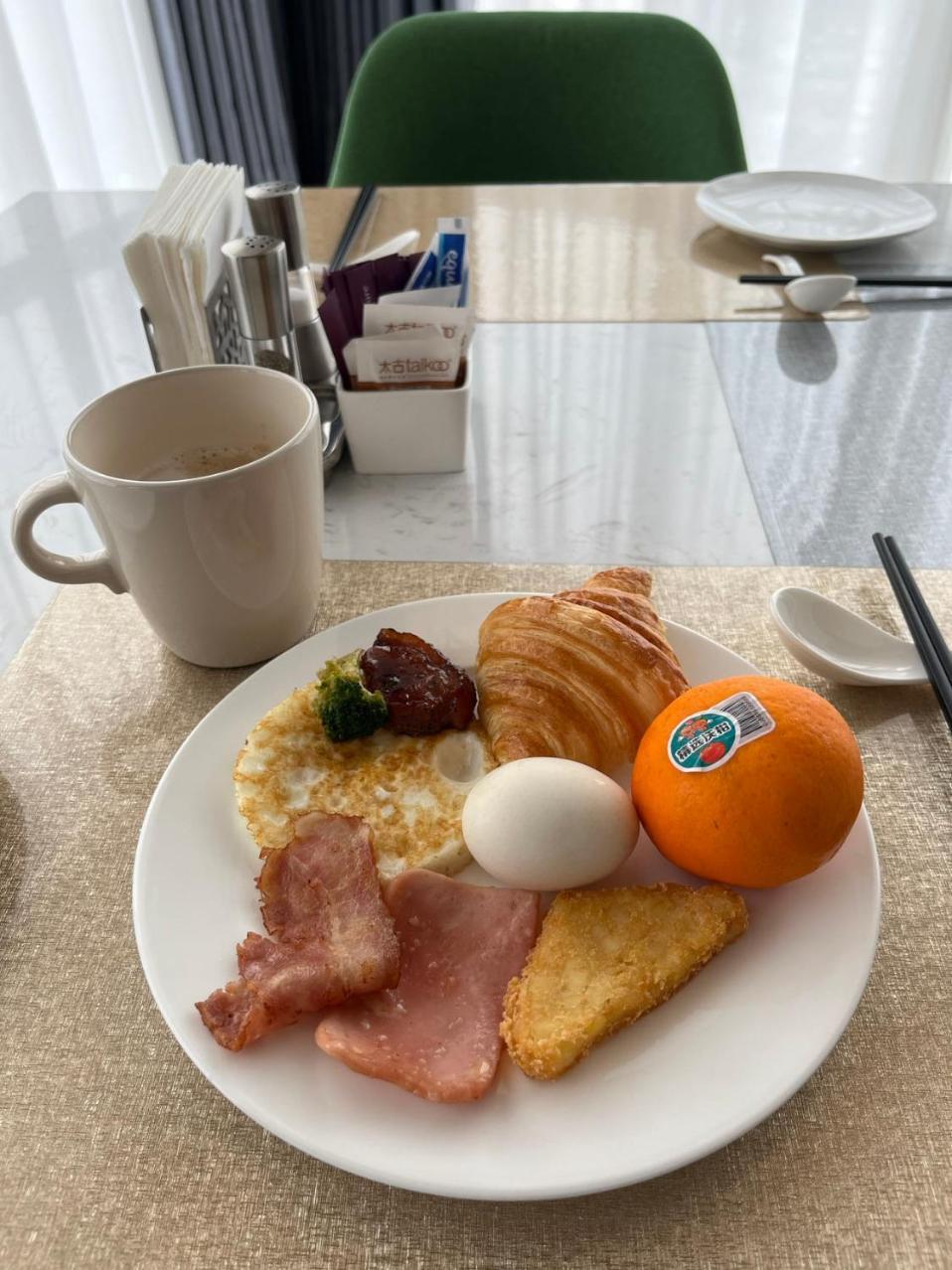 Hilton Garden Inn Wuhan Hankou Экстерьер фото