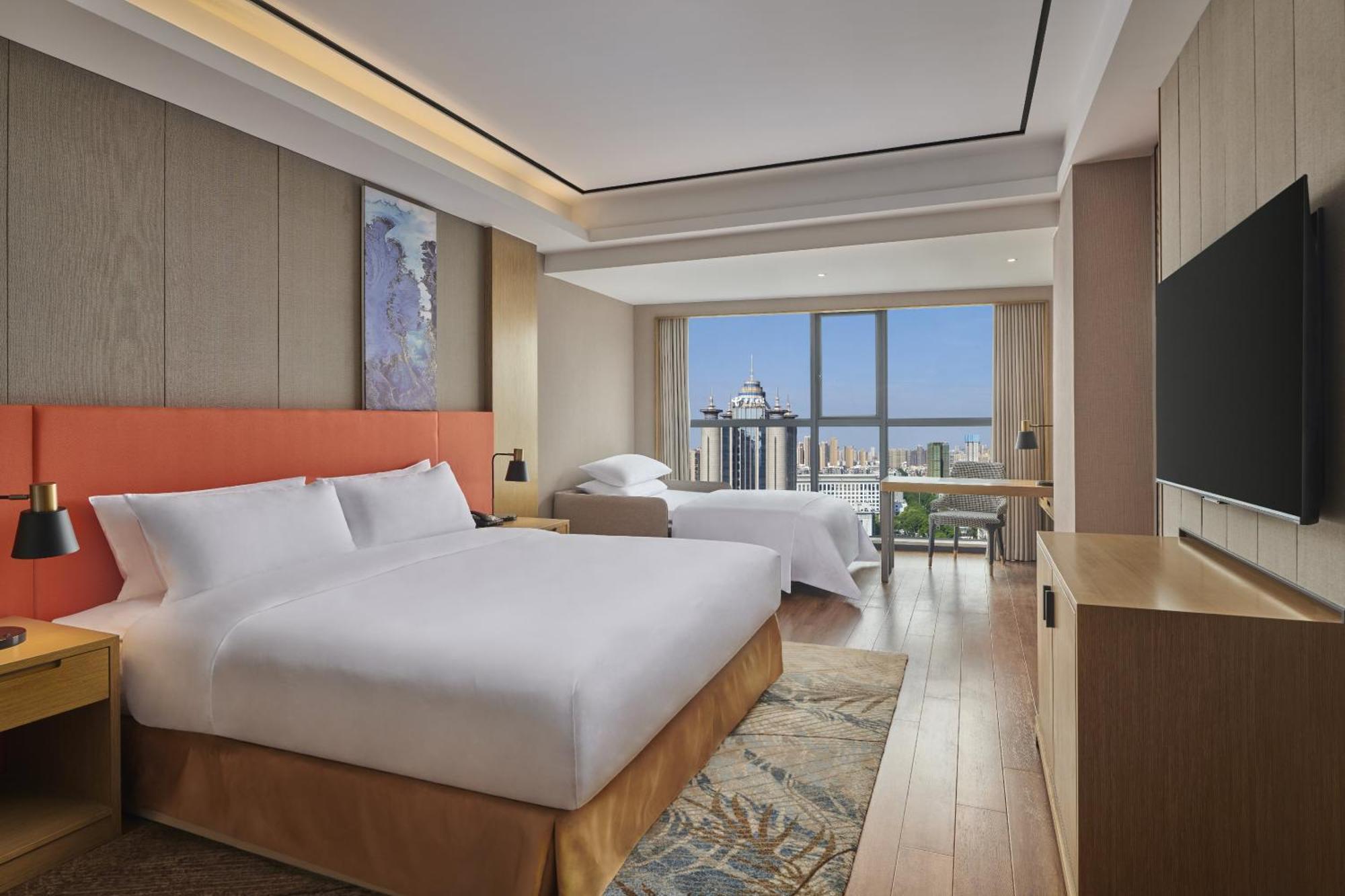 Hilton Garden Inn Wuhan Hankou Экстерьер фото