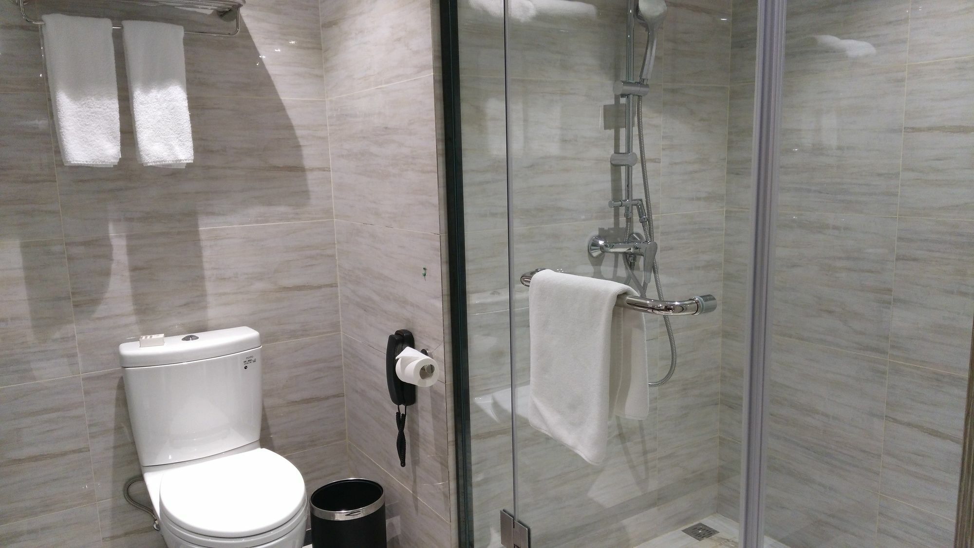 Hilton Garden Inn Wuhan Hankou Экстерьер фото
