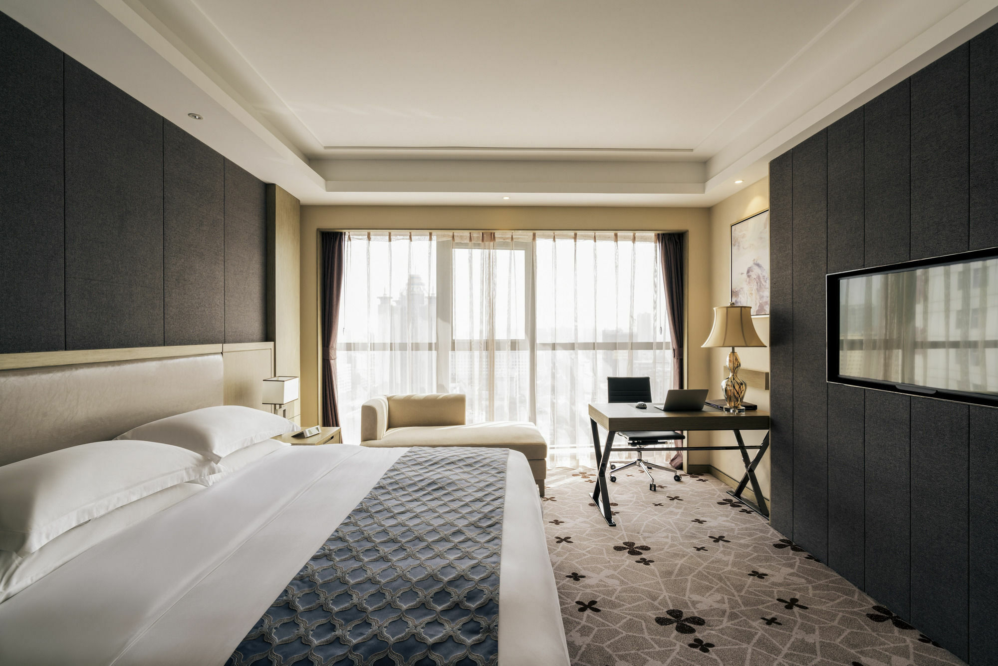 Hilton Garden Inn Wuhan Hankou Экстерьер фото